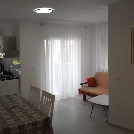 Apartment Gama 1 *