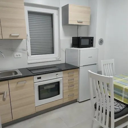 Apartment Gama 1 *