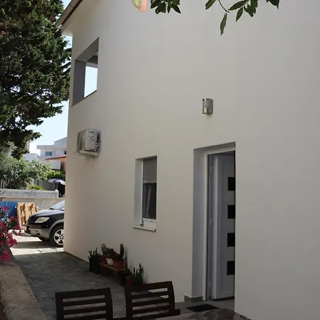 Gama 1 Appartement Vir
